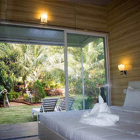 Curlies Zulu Land Hostel Anjuna Exterior photo