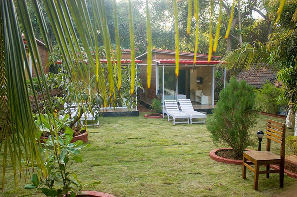 Curlies Zulu Land Hostel Anjuna Exterior photo