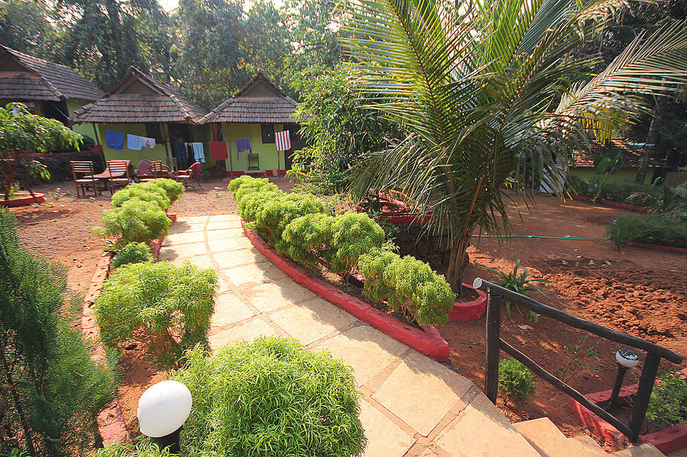 Curlies Zulu Land Hostel Anjuna Exterior photo