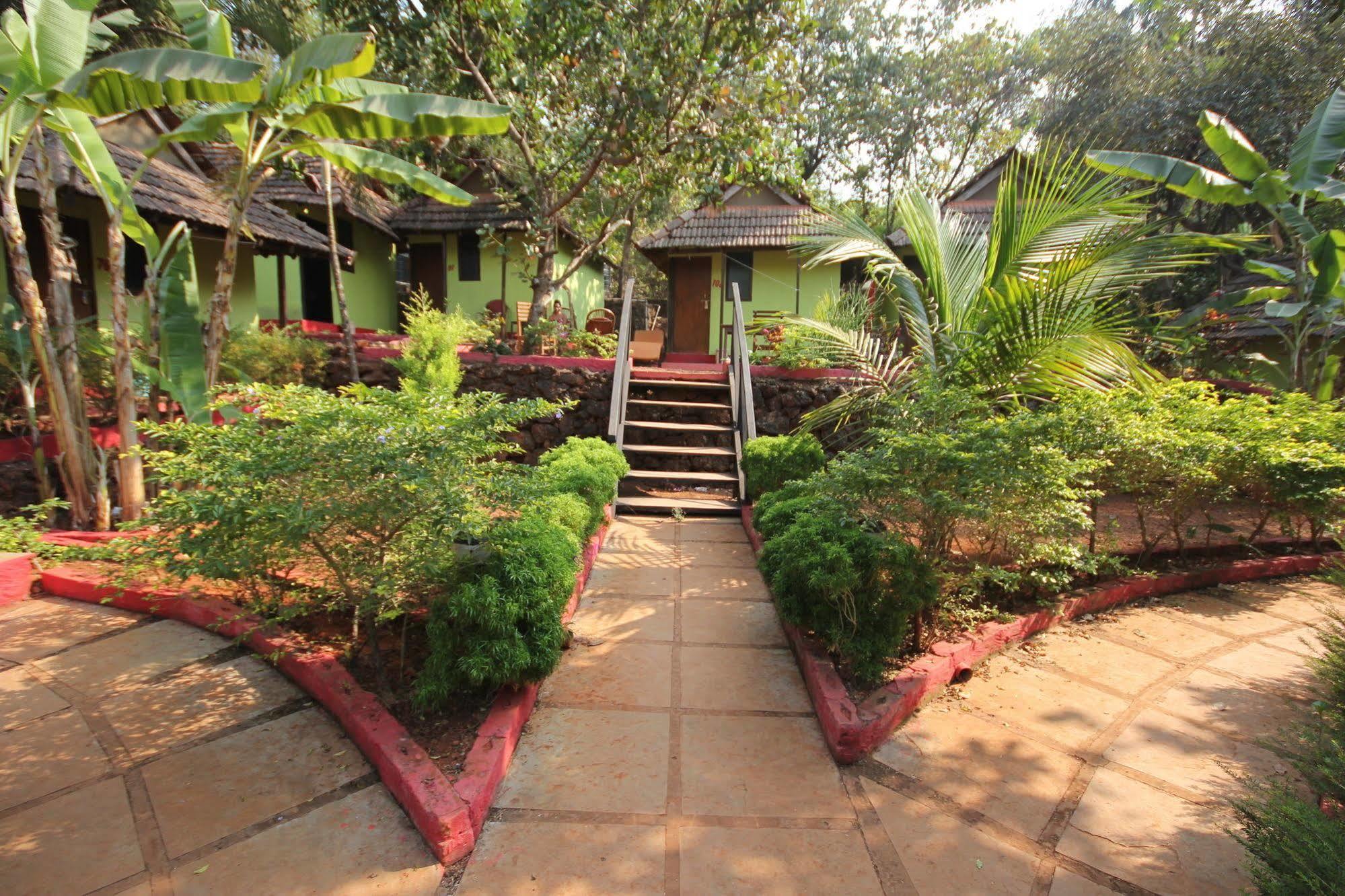 Curlies Zulu Land Hostel Anjuna Exterior photo