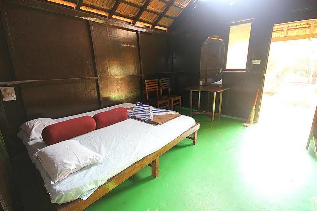Curlies Zulu Land Hostel Anjuna Exterior photo